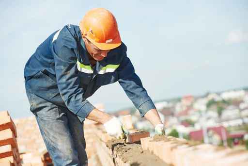Une équipe de professionnels qualifiés L'entreprise Mabit a toujours accordé de l’importance à la valorisation et à la pérennisation des savoir-faire.
